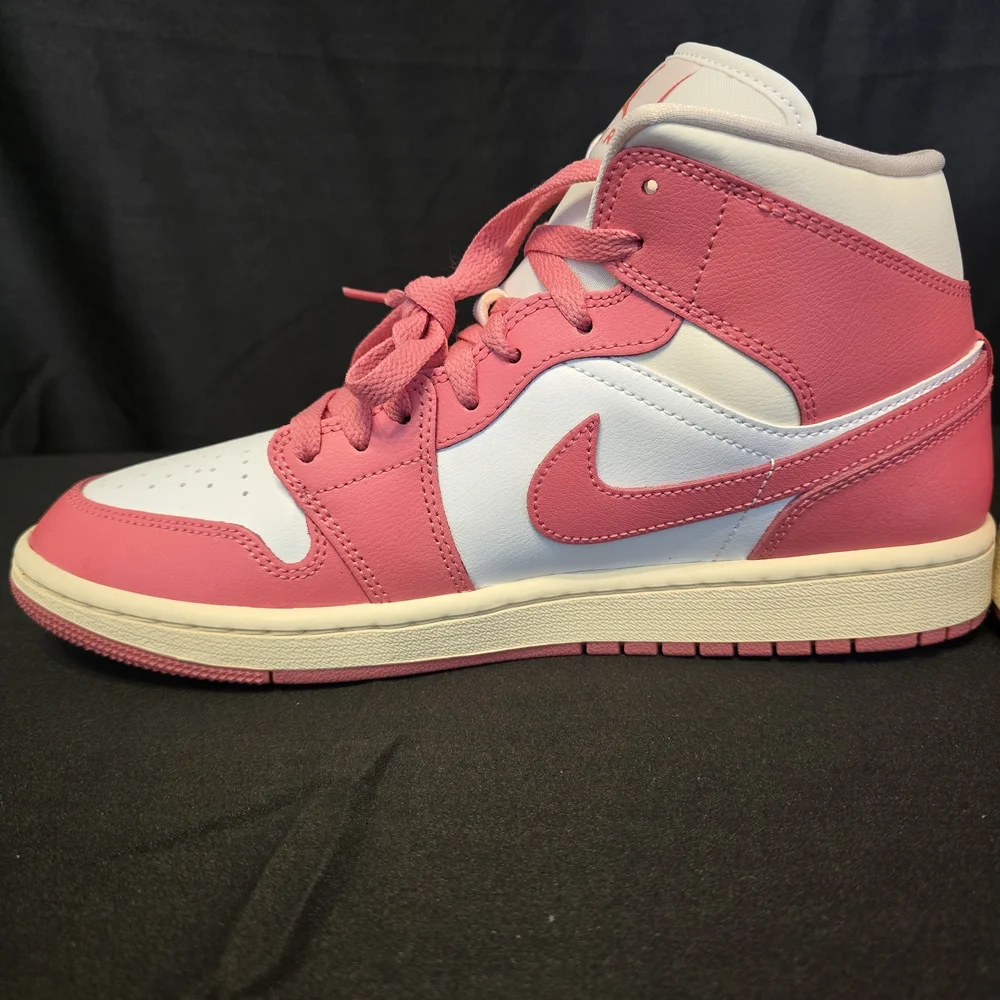 Jordan 1 Women's Mid 'Guava Ice' - Picture 5 of 11